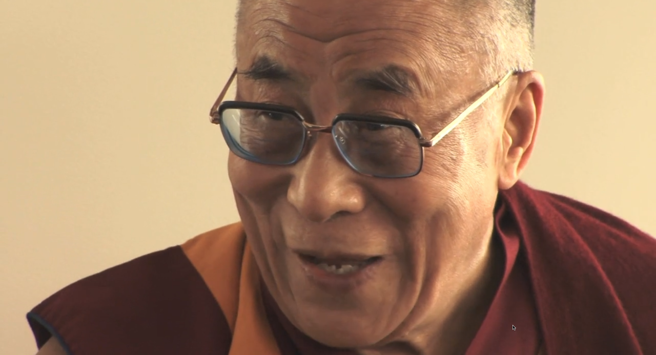 Muž oděný do šarlatu