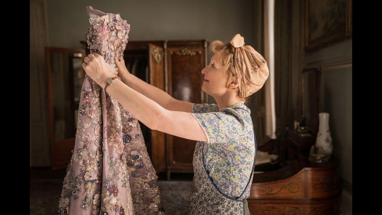 Paní Harrisová jede do Paříže