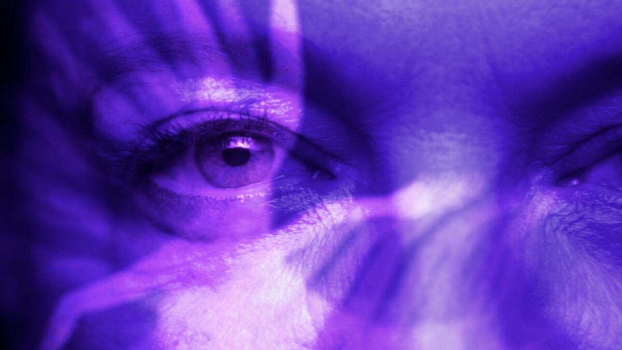 Vymývání mozku: Pohlaví-kamera-moc