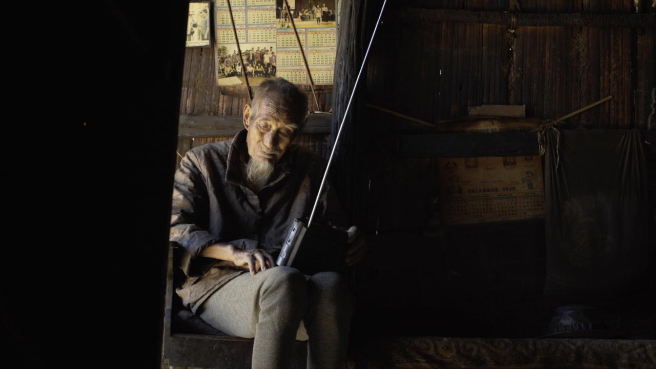 Mezi tmou a světlem