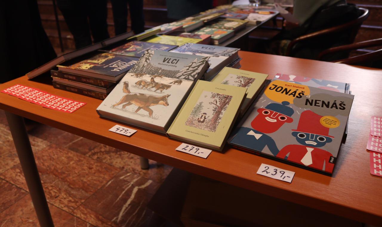 Prodejní stánek nakladatelství HOST