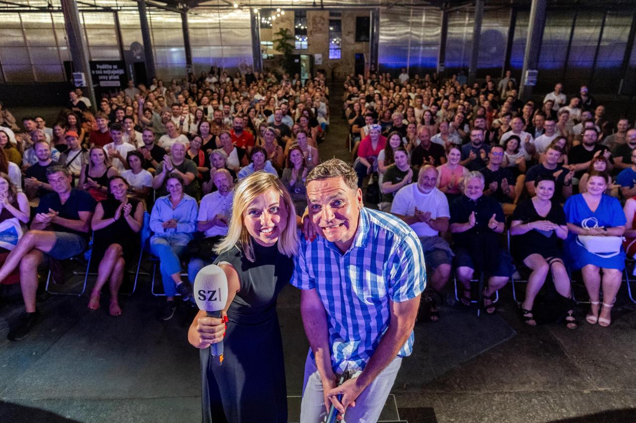 Vlevo dole ŽIVĚ v Hradci